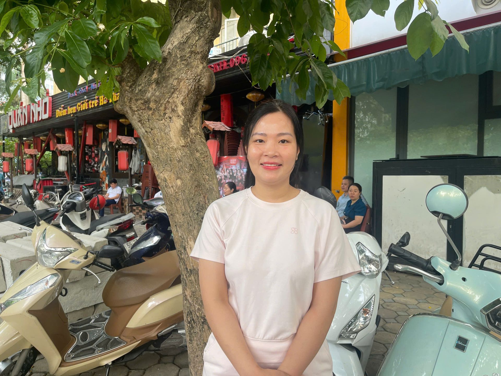Chị Hòa (khu vực Mỹ Đình, Hà Nội) chia sẻ những lời động viên dành cho con trước kỳ thi tuyển sinh lớp 10. Chị Hòa (khu vực Mỹ Đình, Hà Nội) chia sẻ những lời động viên dành cho con trước kỳ thi tuyển sinh lớp 10.