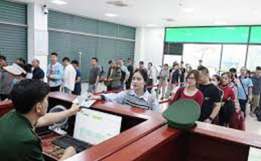 Nợ thuế và lệnh tạm hoãn xuất cảnh: Sắp áp dụng gỡ vướng "thời gian thực", Bộ Tài chính làm rõ những lùm xùm