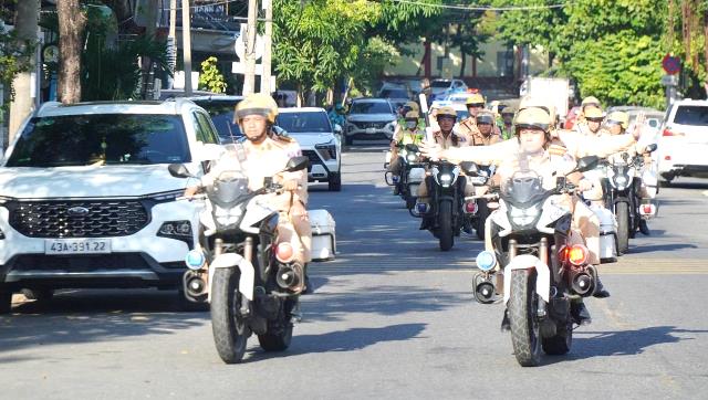 Lực lượng Cảnh s&aacute;t giao th&ocirc;ng tham gia buổi diễn tập.