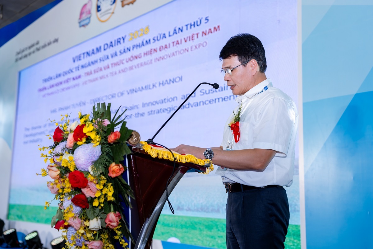 Ông Phạm Tuyên – Giám đốc chi nhánh Vinamilk Hà Nội – phát biểu tại Lễ khai mạc chuỗi triển lãm chuyên ngành sữa – kem- trà sữa và thức uống hiện đại 2026 (Ảnh: Duy Cường). Ông Phạm Tuyên – Giám đốc chi nhánh Vinamilk Hà Nội – phát biểu tại Lễ khai mạc chuỗi triển lãm chuyên ngành sữa – kem- trà sữa và thức uống hiện đại 2026 (Ảnh: Duy Cường).