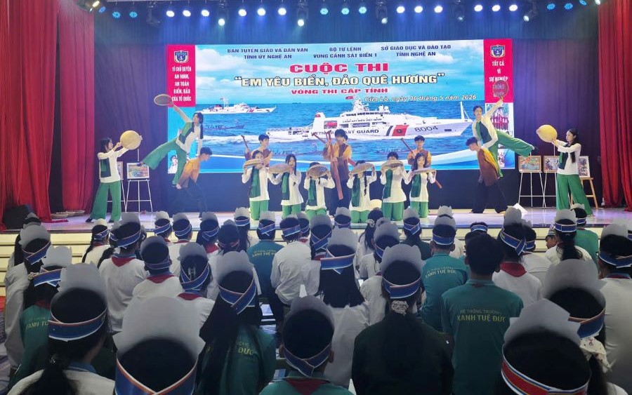 Tiết mục văn nghệ của c&aacute;c em học sinh tham gia Cuộc thi