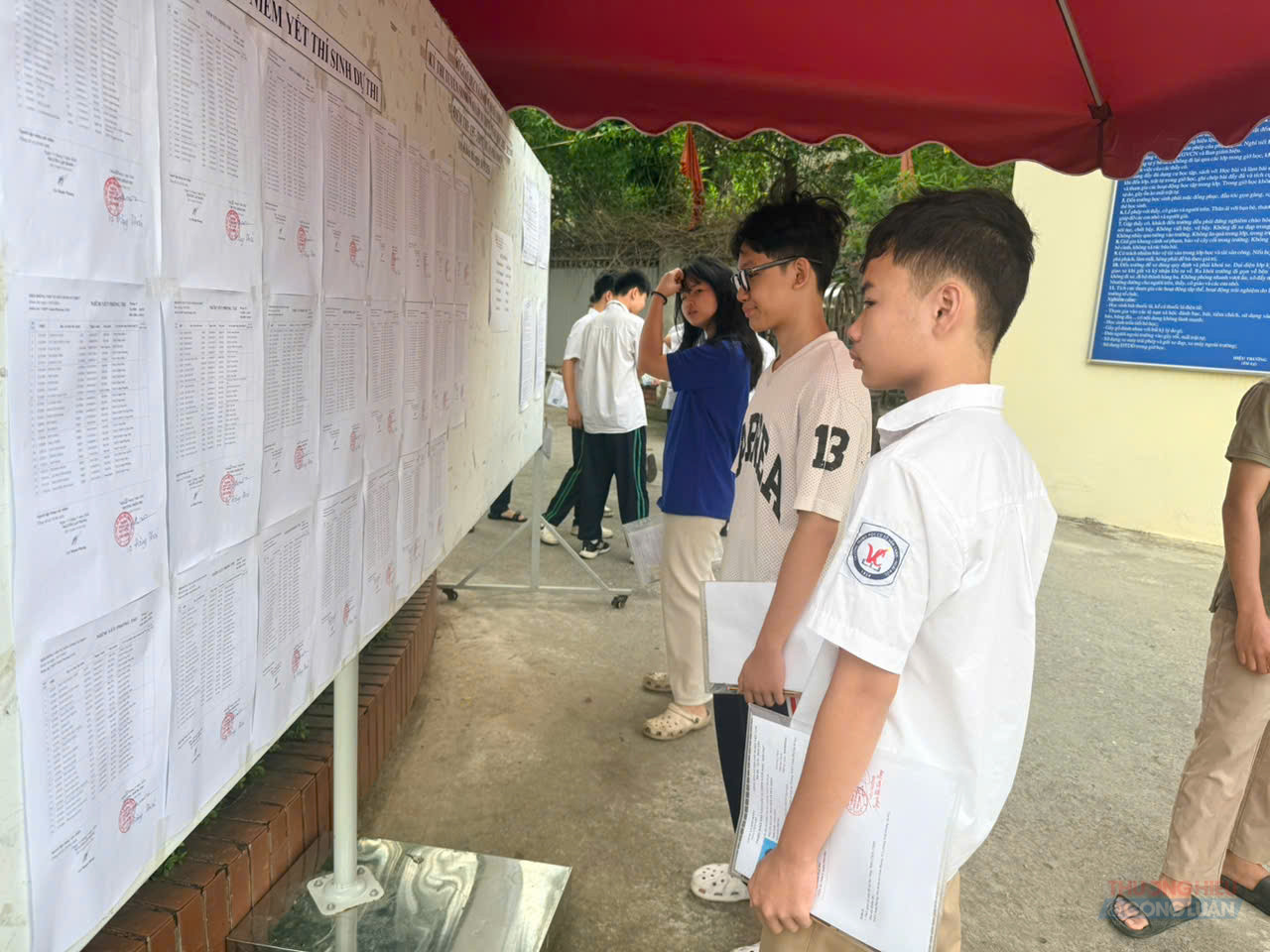 Thí sinh xem lại số báo danh, phòng thi. Thí sinh xem lại số báo danh, phòng thi.