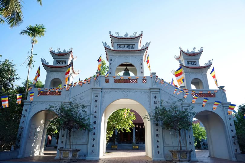Cổng Tam Quan chùa Bắc Biên Cổng Tam Quan chùa Bắc Biên