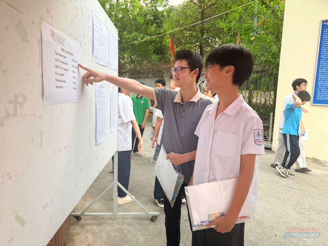 Đề Toán lớp 10 Hà Nội được đánh giá bám sát chương trình, có tính phân hóa