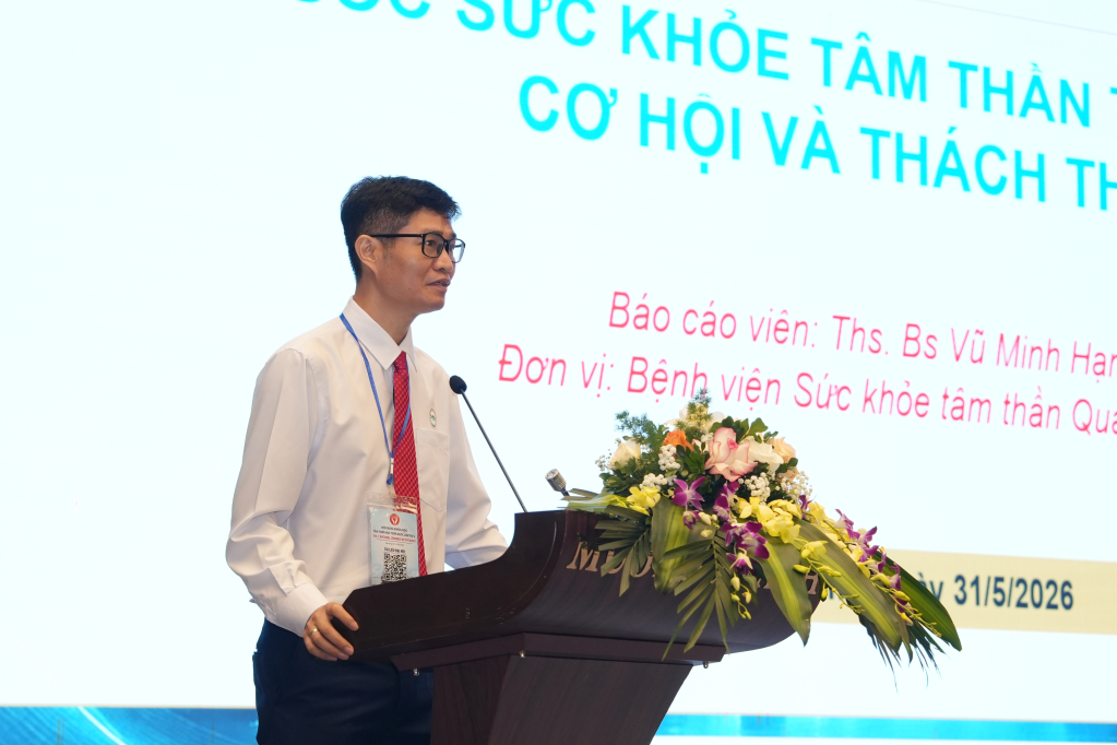 Thạc sĩ, bác sĩ Vũ Minh Hạnh, Giám đốc Bệnh viện Sức khỏe Tâm thần Quảng Ninh phát biểu chuyên đề về Thạc sĩ, bác sĩ Vũ Minh Hạnh, Giám đốc Bệnh viện Sức khỏe Tâm thần Quảng Ninh phát biểu chuyên đề về