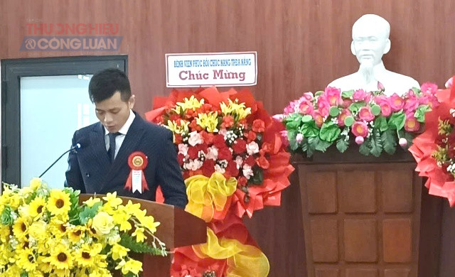 Ông Đỗ Anh Tuấn , thay mặt Ban vận động Liên đoàn võ thuật TP. Đà Nẵng báo cáo kết quả hoạt động của Ban vận động. Ông Đỗ Anh Tuấn , thay mặt Ban vận động Liên đoàn võ thuật TP. Đà Nẵng báo cáo kết quả hoạt động của Ban vận động.