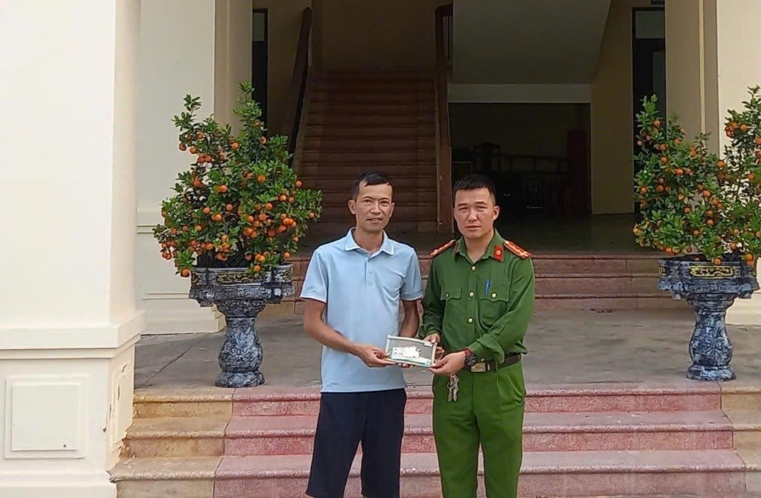 Việc làm trách nhiệm, tận tụy của Công an xã Mao Điền nhận được sự ghi nhận, biểu dương của gia đình các thí sinh và nhân dân địa phương. Việc làm trách nhiệm, tận tụy của Công an xã Mao Điền nhận được sự ghi nhận, biểu dương của gia đình các thí sinh và nhân dân địa phương.