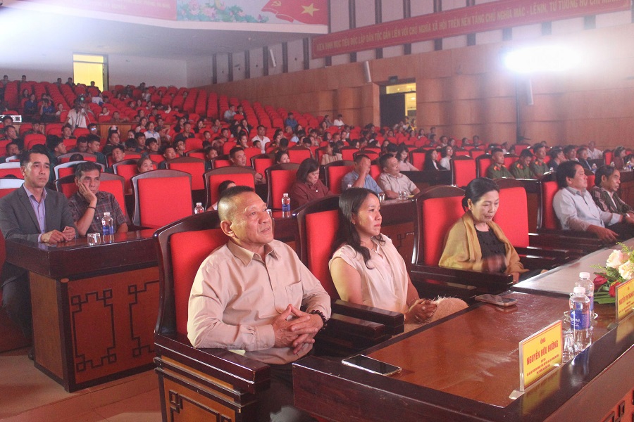 C&aacute;c đại biểu tham dự chương tr&igrave;nh