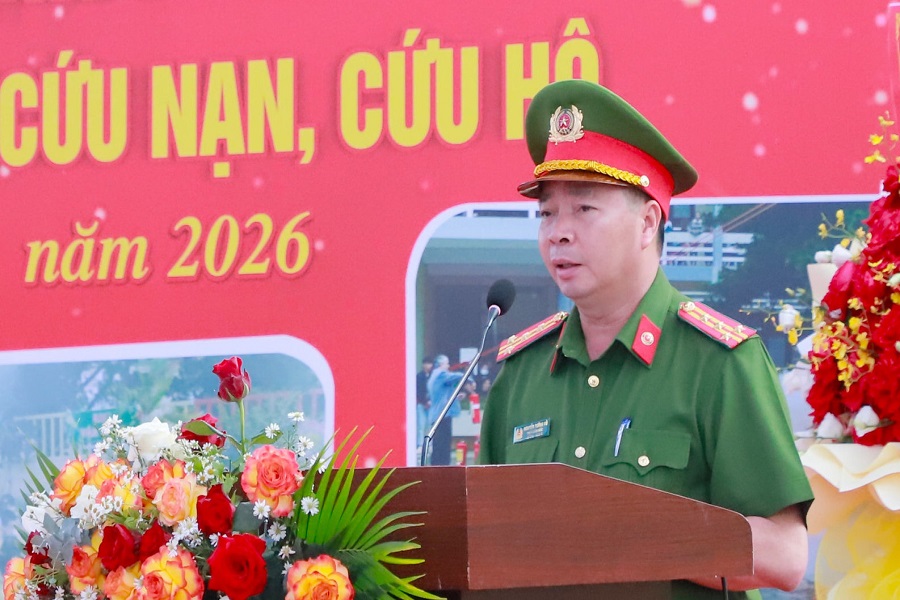 Đại tá Nguyễn Tường Vũ, Phó Giám đốc Công an tỉnh Lâm Đồng phát biểu tại buổi lễ. Đại tá Nguyễn Tường Vũ, Phó Giám đốc Công an tỉnh Lâm Đồng phát biểu tại buổi lễ.