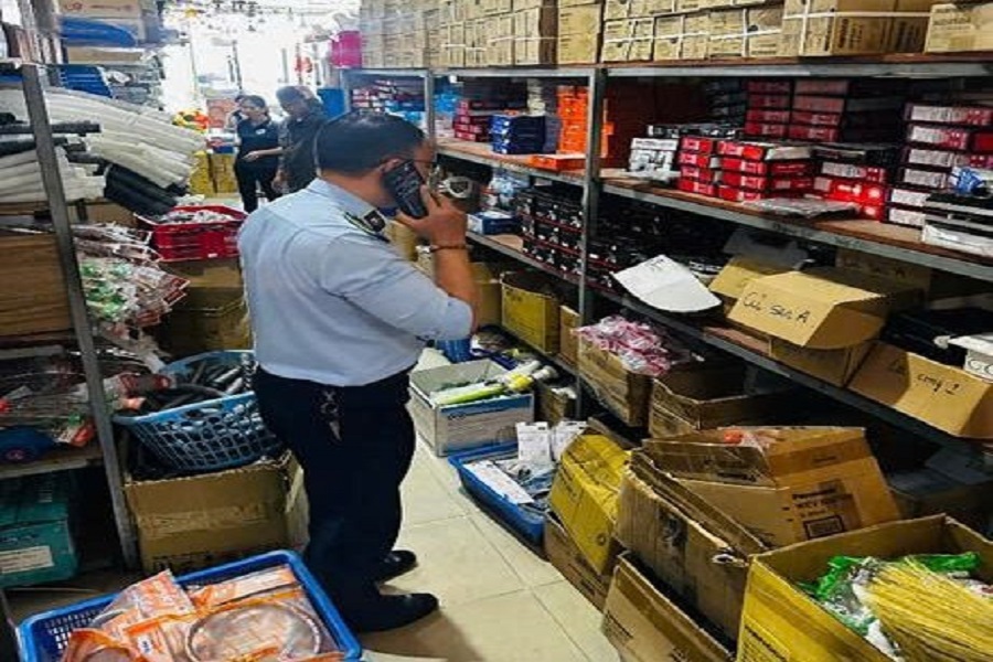 Đội Quản l&yacute; thị trường số 12 đ&atilde; chủ động x&acirc;y dựng v&agrave; triển khai c&aacute;c biện ph&aacute;p nghiệp vụ quản l&yacute; địa b&agrave;n.