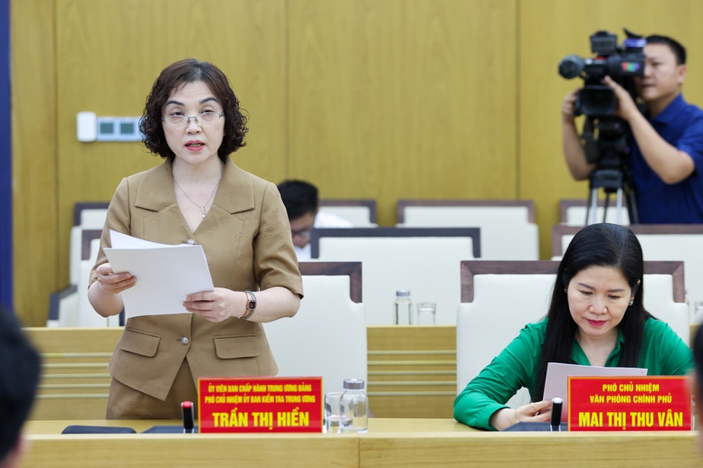 Phó Chủ nhiệm Ủy ban Kiểm tra Trung ương Trần Thị Hiền trình bày báo cáo - Ảnh: VGP/Nhật Bắc Phó Chủ nhiệm Ủy ban Kiểm tra Trung ương Trần Thị Hiền trình bày báo cáo - Ảnh: VGP/Nhật Bắc