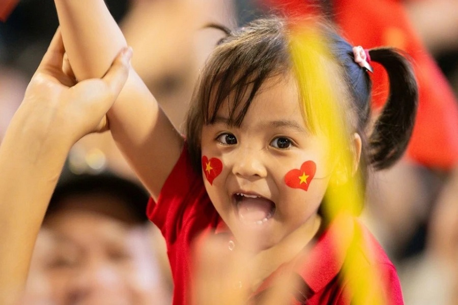 Một thống kê kinh điển trong ngành thần kinh học cho thấy: Trung bình một đứa trẻ cười khoảng 300-400 lần/ngày, trong khi người trưởng thành chỉ cười khoảng 15-20 lần/ngày. Ảnh: Minh họa Một thống kê kinh điển trong ngành thần kinh học cho thấy: Trung bình một đứa trẻ cười khoảng 300-400 lần/ngày, trong khi người trưởng thành chỉ cười khoảng 15-20 lần/ngày. Ảnh: Minh họa