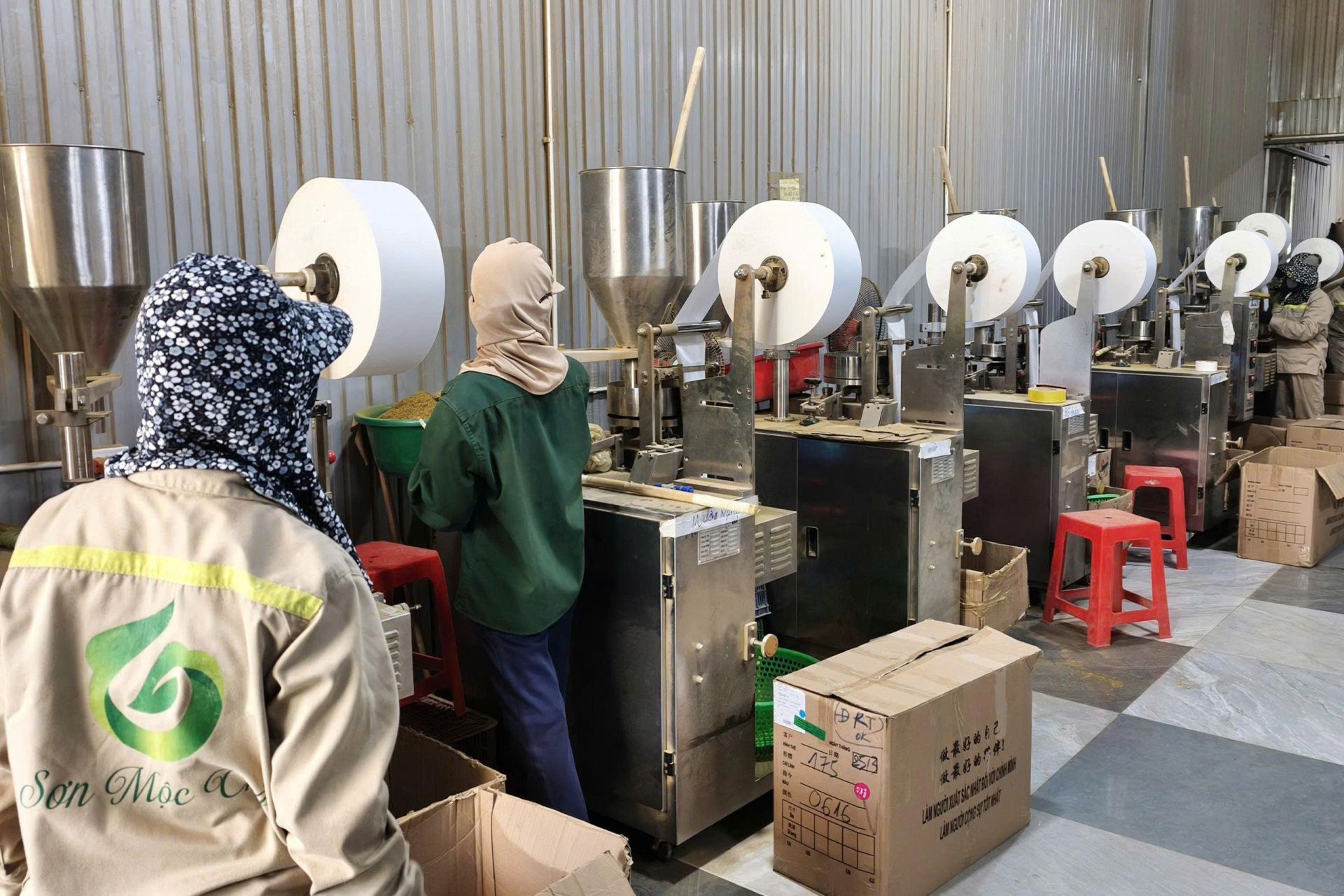 Quy trình sản xuất sản phẩm trà tại sản phẩm mang thương hiệu Sơn Mộc Trà được công nhận đạt tiêu chuẩn OCOP 3 sao Quy trình sản xuất sản phẩm trà tại sản phẩm mang thương hiệu Sơn Mộc Trà được công nhận đạt tiêu chuẩn OCOP 3 sao