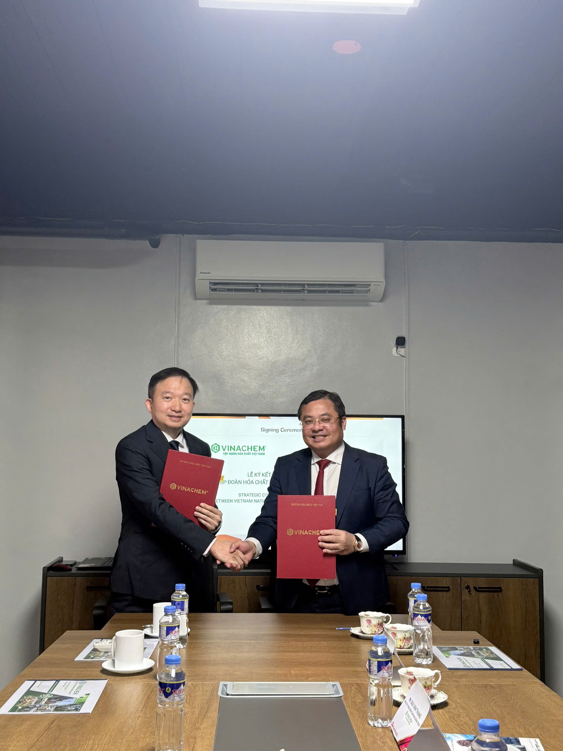 Tập đo&agrave;n Ho&aacute; chất Việt Nam k&yacute; bi&ecirc;n bản ghi nhớ hợp t&aacute;c chiến lược (MOU) với C&ocirc;ng ty Sun Prince TBA (Phillipines)