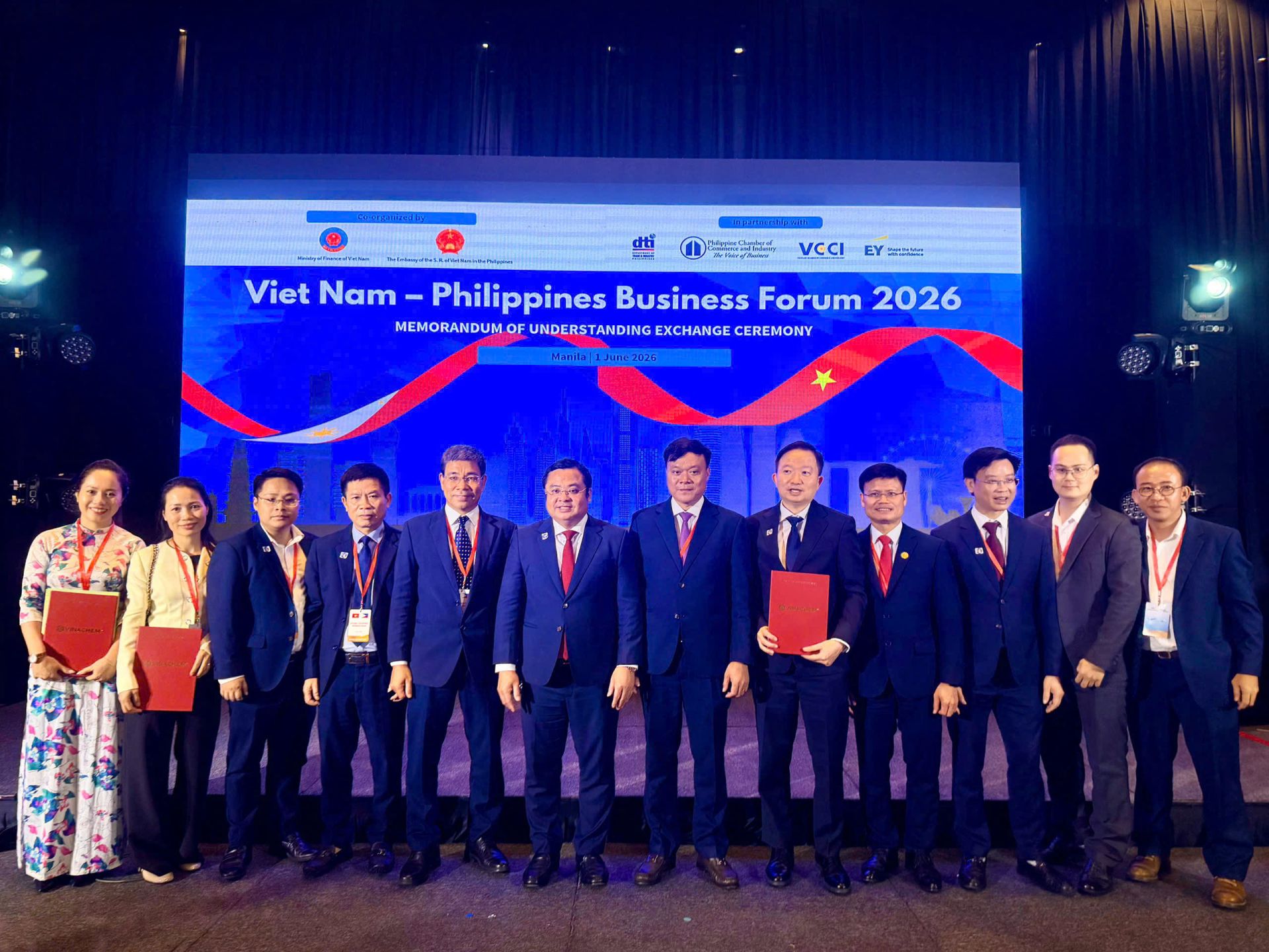 Đo&agrave;n Tập đo&agrave;n Ho&aacute; chất Việt Nam tại Diễn đ&agrave;n Doanh nghiệp Việt Nam - Phillipines
