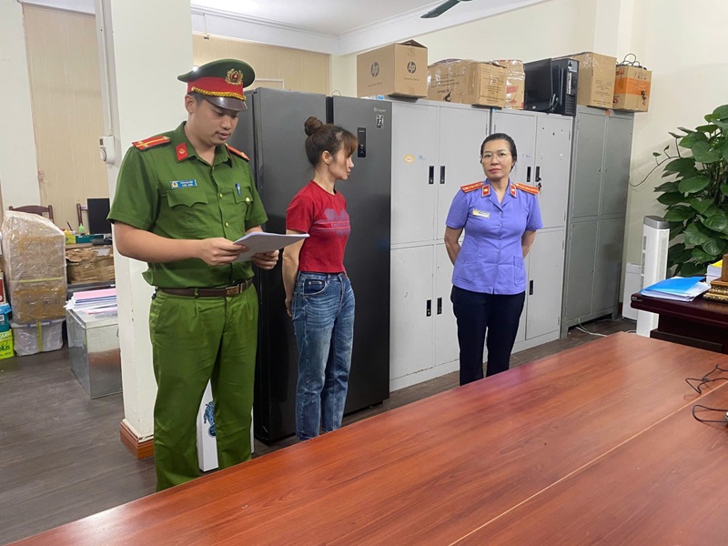 Hưng Yên: Khởi tố người phụ nữ sản xuất bỉm trẻ em giả quy mô lớn