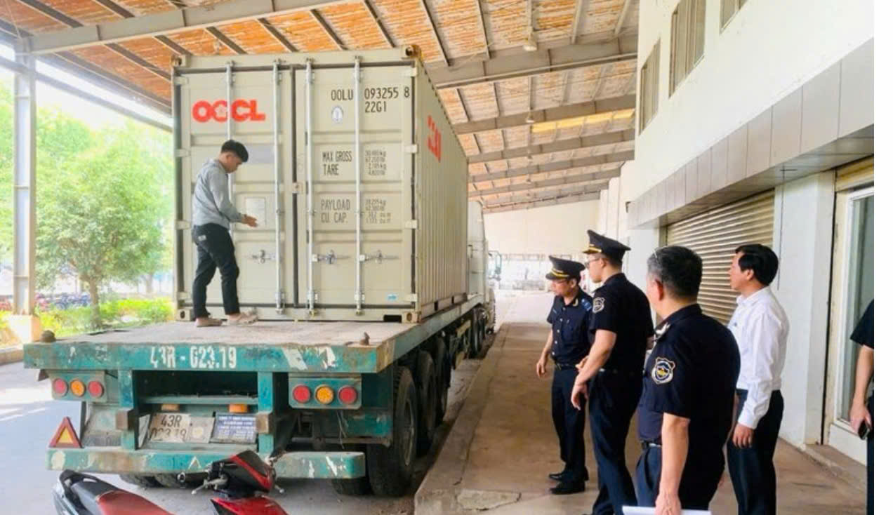 Hải quan xử lý lô 325.000 bao thuốc lá ESSE Change nghi giả mạo nhãn hiệu