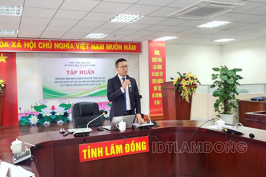 Luật sư Lê Quang Vinh, Giám đốc Công ty Sở hữu trí tuệ Bross & Partners, trao đổi về các quy định pháp luật và kỹ năng nhận diện, xử lý hành vi xâm phạm quyền sở hữu trí tuệ. Luật sư Lê Quang Vinh, Giám đốc Công ty Sở hữu trí tuệ Bross & Partners, trao đổi về các quy định pháp luật và kỹ năng nhận diện, xử lý hành vi xâm phạm quyền sở hữu trí tuệ.