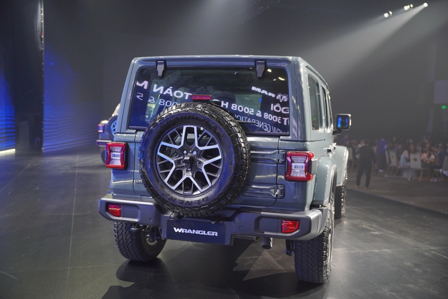 Jeep Wrangler 2026 về Việt Nam SUV địa h&igrave;nh thuần chất Mỹ giảm gi&aacute; gần 700 triệu đồng
