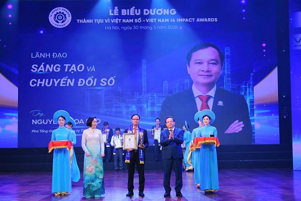 &Ocirc;ng Nguyễn Khoa Bảo, Ph&oacute; Tổng Gi&aacute;m đốc C&ocirc;ng ty Yến s&agrave;o Kh&aacute;nh H&ograve;a được vinh danh l&agrave; L&atilde;nh đạo S&aacute;ng tạo v&agrave; Chuyển đổi số tại hạng mục Quản trị v&agrave; Năng lực L&atilde;nh đạo.