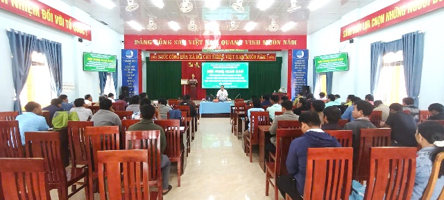 Công tác tuyên truyền đến từng hộ dân Công tác tuyên truyền đến từng hộ dân