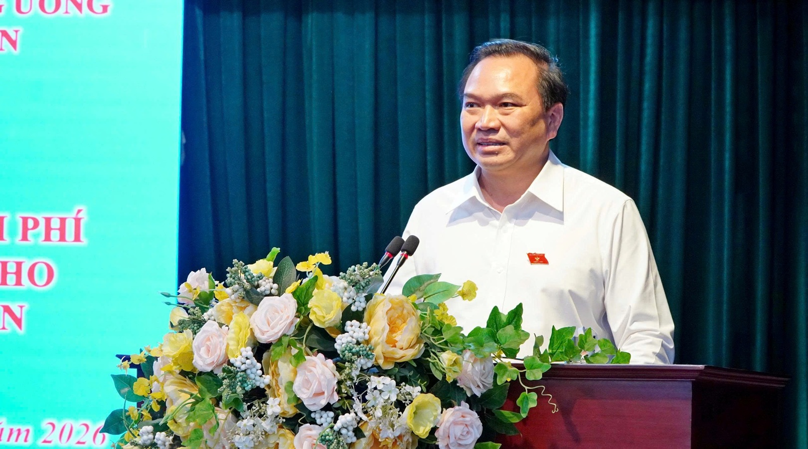 PGS.TS. Nguyễn C&ocirc;ng Ho&agrave;ng - Đại biểu Quốc hội kh&oacute;a XVI, B&iacute; thư Đảng ủy, Gi&aacute;m đốc Bệnh viện Trung ương Th&aacute;i Nguy&ecirc;n ph&aacute;t biểu tại chương tr&igrave;nh