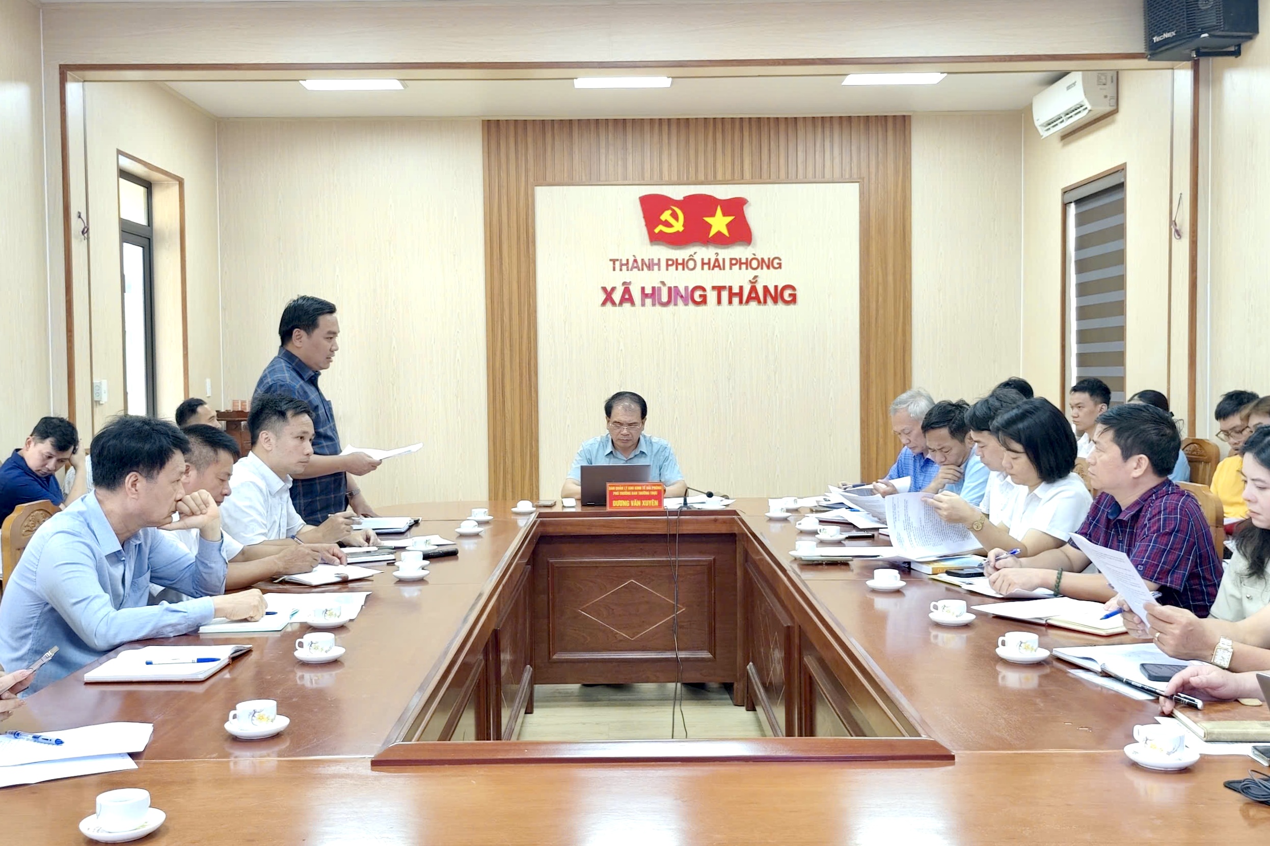 Quang cảnh cuộc l&agrave;m việc.