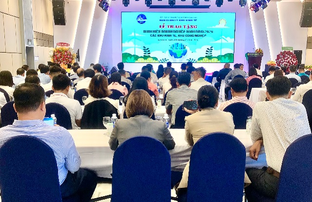 Quang cảnh Lễ trao tặng danh hiệu &ldquo;Doanh nghiệp xanh&rdquo; năm 2026. Ảnh Viết Hiền