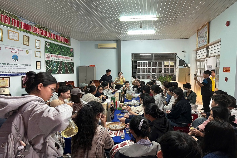 Kh&ocirc;ng chỉ mang lại kiến thức chuy&ecirc;n m&ocirc;n, chuyến trải nghiệm c&ograve;n g&oacute;p phần khơi dậy niềm tự h&agrave;o về n&ocirc;ng sản Việt.