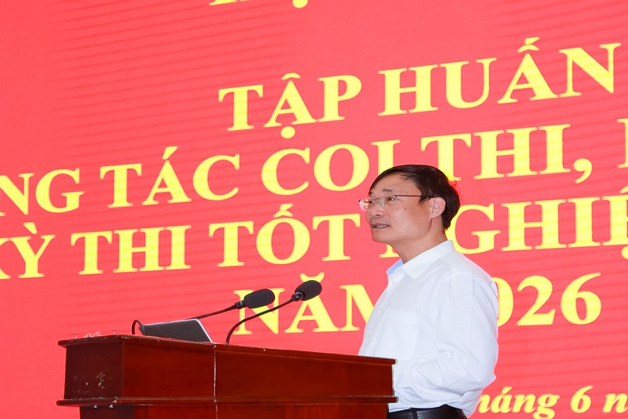 Đại t&aacute; Nguyễn Văn Dũng, Ph&oacute; Gi&aacute;m đốc C&ocirc;ng an tỉnh, Ph&oacute; Trưởng ban Chỉ đạo Kỳ thi ph&aacute;t biểu tại Hội nghị.