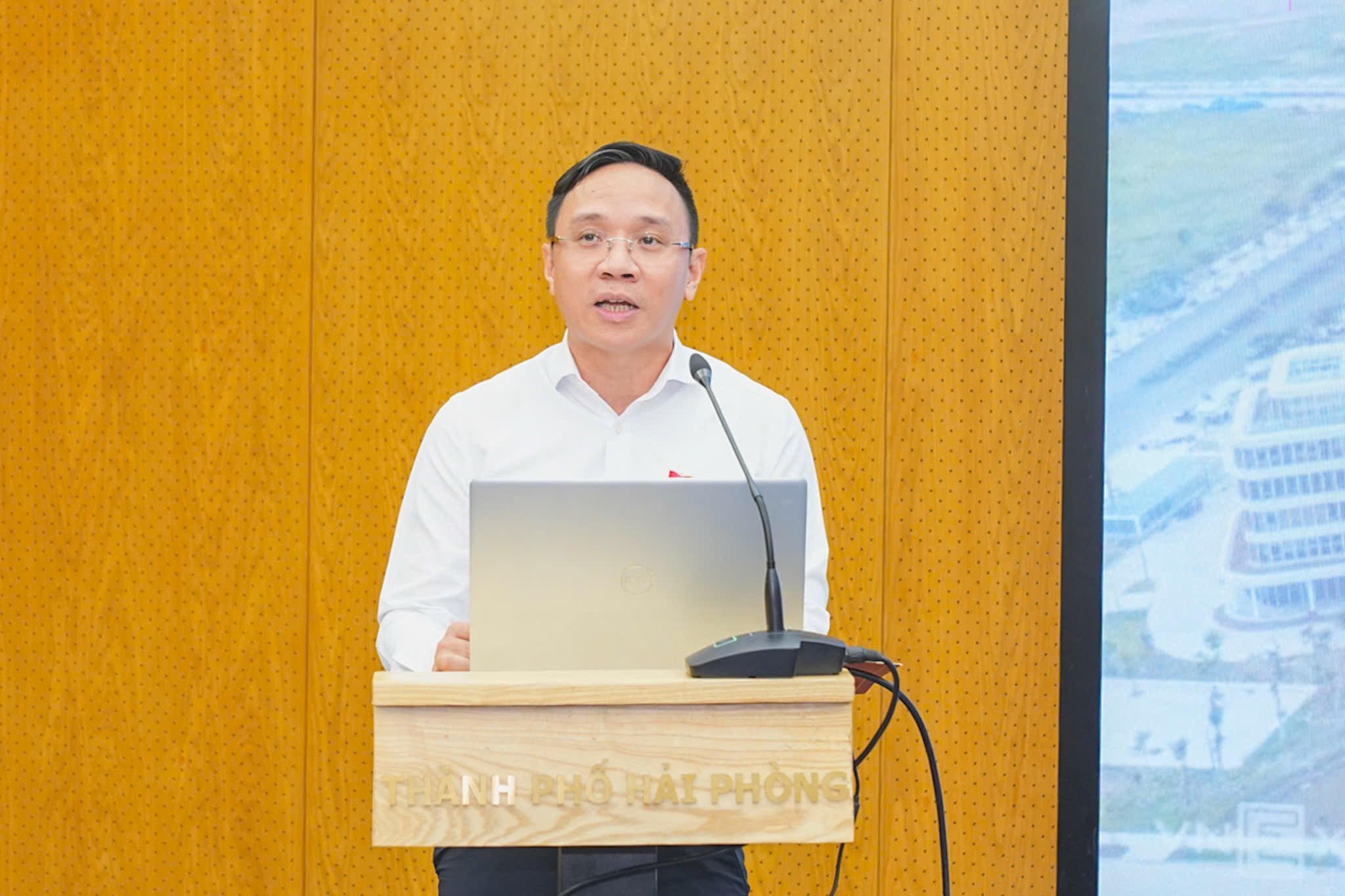 Ph&oacute; Chủ tịch Thường trực HĐND th&agrave;nh phố Đ&agrave;o Trọng Đức ph&aacute;t biểu khai mạc Hội nghị.