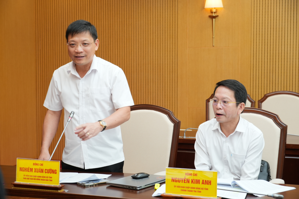 &Ocirc;ng Nghi&ecirc;m Xu&acirc;n Cường, Ph&oacute; Chủ tịch HĐND tỉnh Quảng Ninh, ph&aacute;t biểu tại cuộc họp