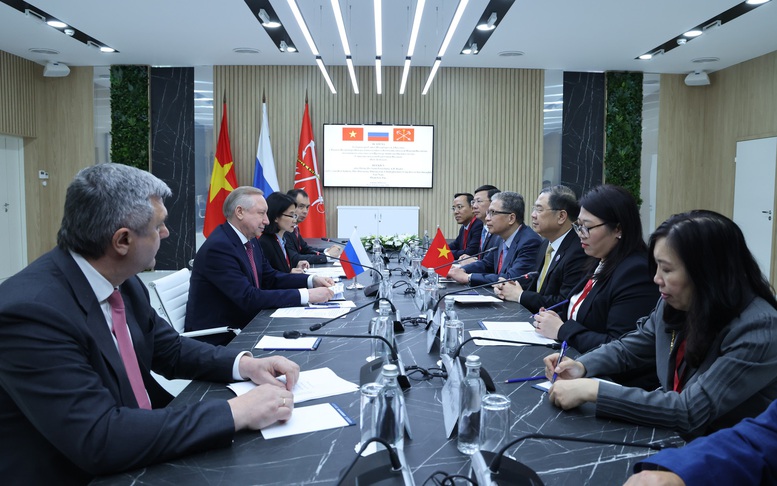 Ph&oacute; Thủ tướng Thường trực Phạm Gia T&uacute;c gặp Thống đốc Saint Petersburg A. Beglov - Ảnh: VGP/Phương Nguy&ecirc;n