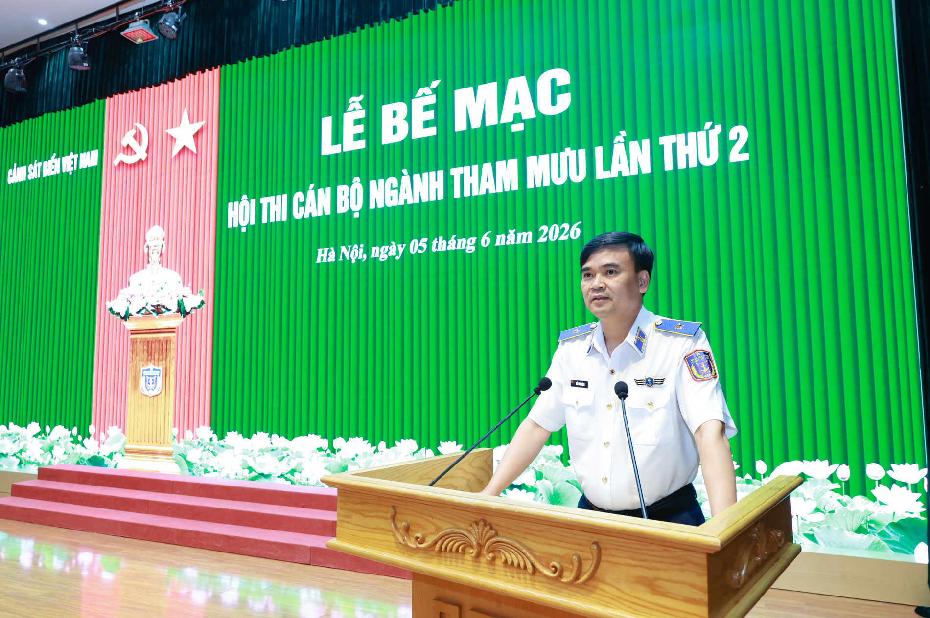 Thiếu tướng Trần Văn Lượng - Ph&oacute; Tư lệnh, Tham mưu trưởng Cảnh s&aacute;t biển Việt Nam, Trưởng ban tổ chức Hội thi ph&aacute;t biểu bế mạc.