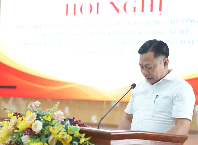 &Ocirc;ng Trương C&ocirc;ng Hiếu, Chủ tịch MTTQVN phường Hải V&acirc;n ph&aacute;t biểu.