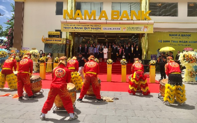 Quang cảnh Lễ Khai trương trụ sở Nam &Aacute; Bank - Chi nh&aacute;nh Quy Nhơn. Ảnh: Viết Hiền