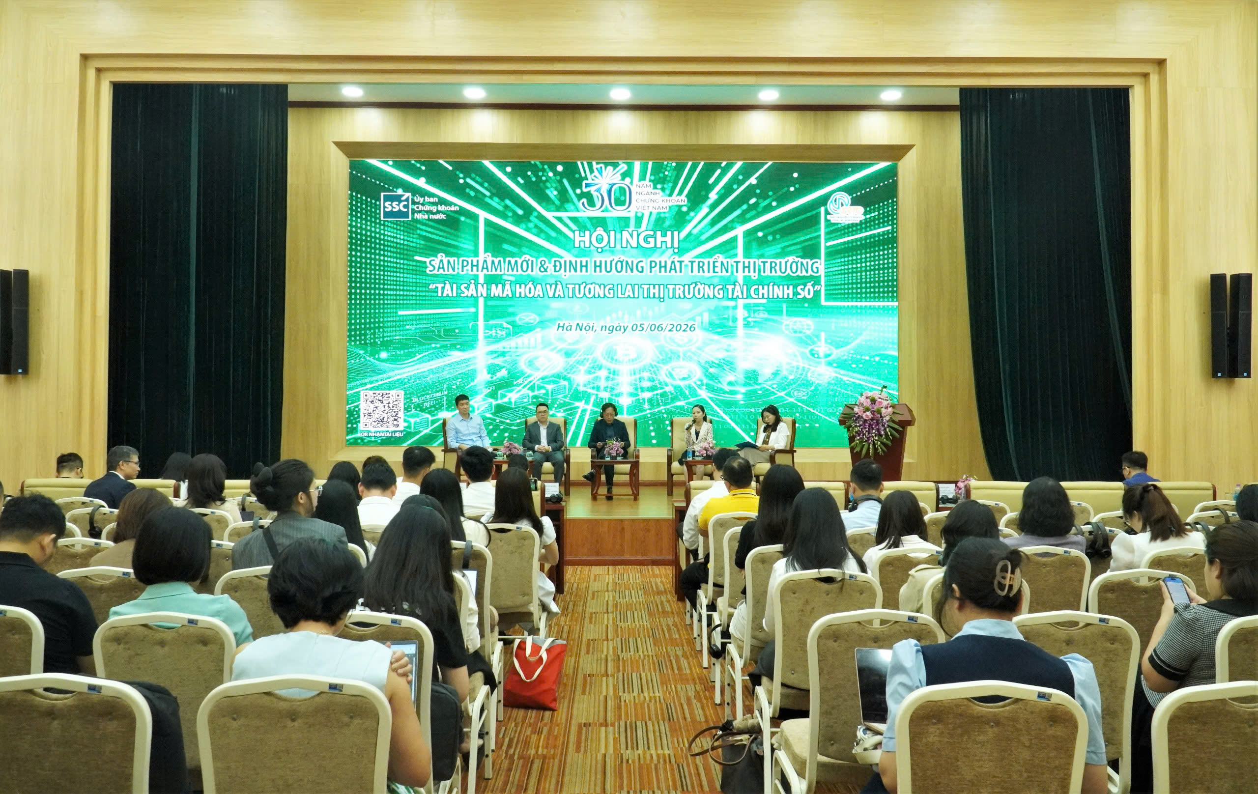 Quang cảnh buổi hội nghị