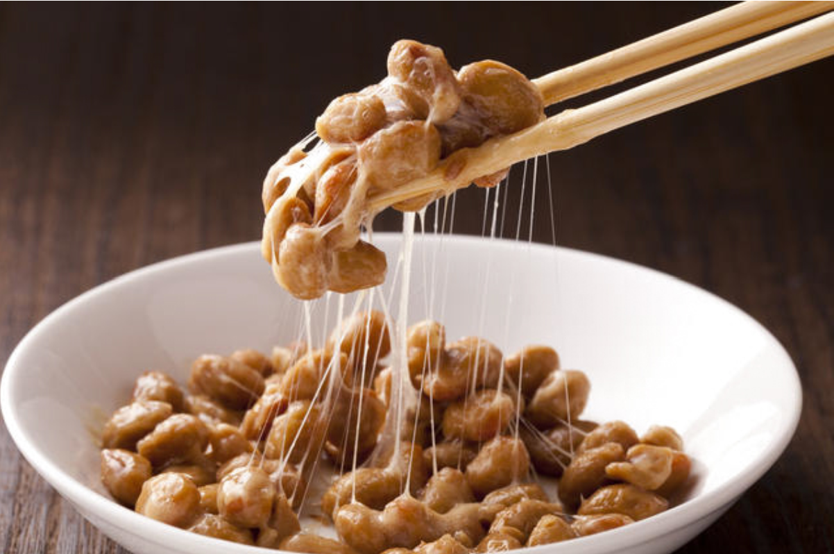 Sử dụng enzym nattokinase c&oacute; trong đậu tương l&ecirc;n men gi&uacute;p hỗ trợ giảm nguy cơ tai biến mạch m&aacute;u n&atilde;o