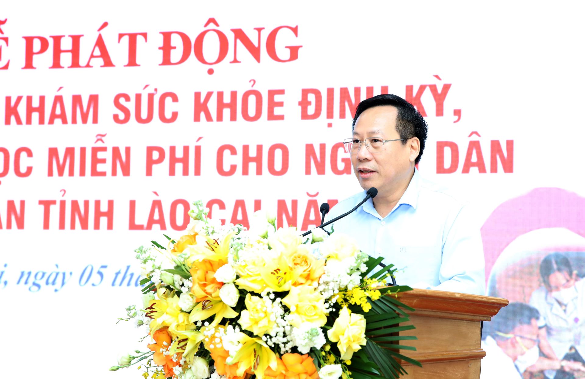 Thứ trưởng Bộ Y tế L&ecirc; Đức Luận ph&aacute;t biểu tại buổi lễ