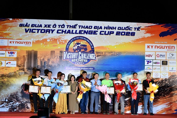 Khen thưởng c&aacute;c tập thể c&oacute; đ&oacute;ng g&oacute;p xuất sắc cho Giải đấu