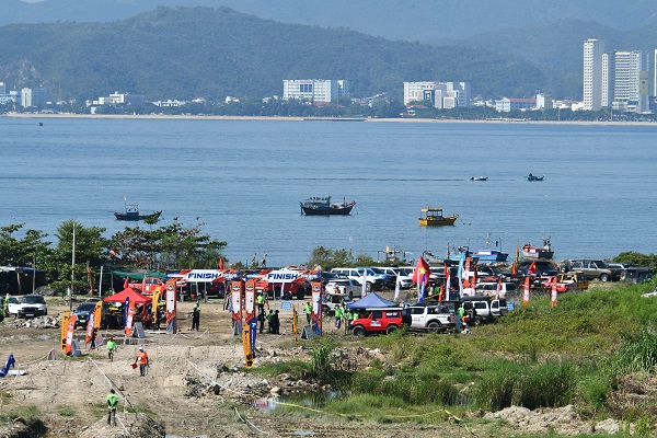 Tại khu vực thi đấu ( b&atilde;i biển ph&iacute;a trước H&ograve;n Đỏ- Nha Trang) s&aacute;ng 6/6/2026