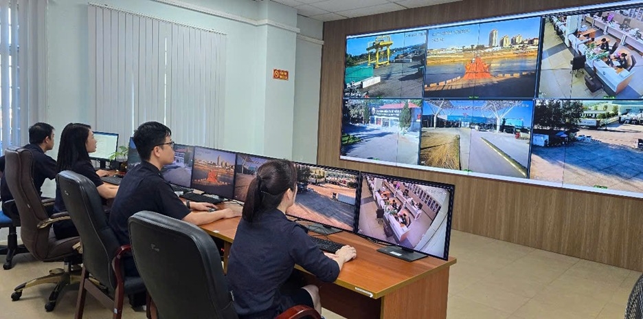 Hoạt động nghiệp vụ của công chức Hải quan cửa khẩu quốc tế Móng Cái (Chi cục Hải quan khu vực VIII). Ảnh: QH Hoạt động nghiệp vụ của công chức Hải quan cửa khẩu quốc tế Móng Cái (Chi cục Hải quan khu vực VIII). Ảnh: QH