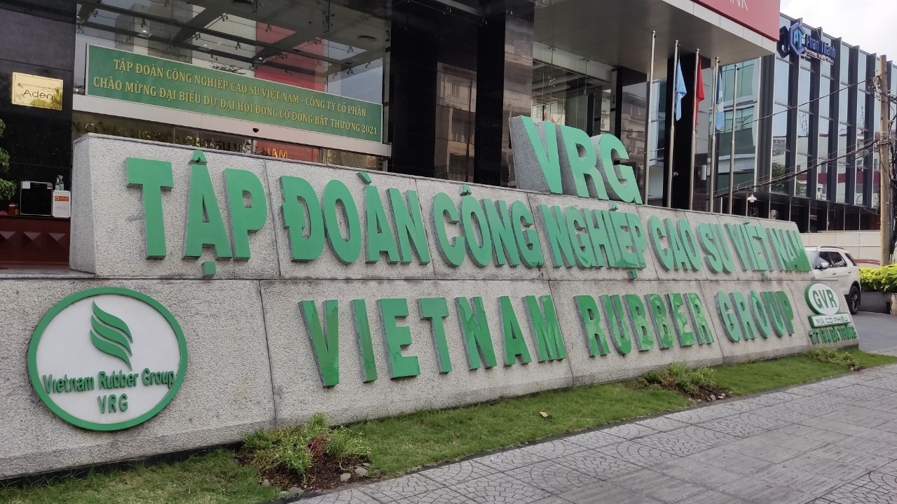 Tập đoàn Công nghiệp Cao su Việt Nam chưa đáp ứng quy định mới về công ty đại chúng, vì sao vẫn được duy trì tư cách?
