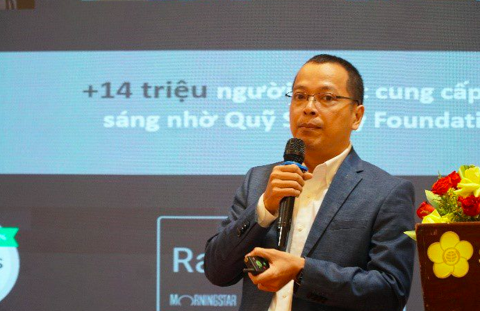 Đại diện Signify VN trình bày tham luận tại Hội thảo Đại diện Signify VN trình bày tham luận tại Hội thảo