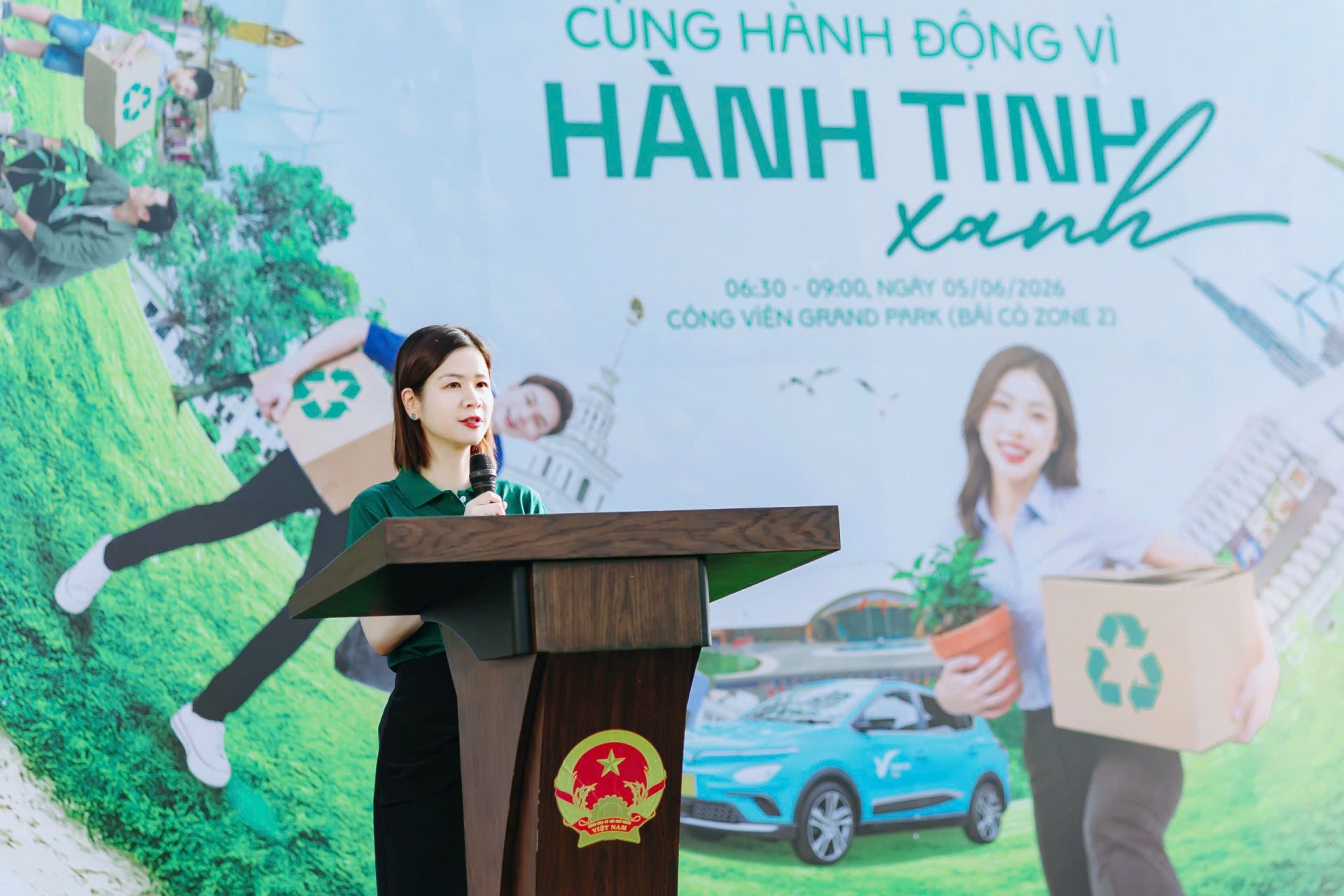 Ph&aacute;t biểu tại sự kiện, TS L&ecirc; Th&aacute;i H&agrave; - Gi&aacute;m đốc Điều h&agrave;nh Quỹ V&igrave; tương lai xanh, nhấn mạnh: &ldquo;Đ&acirc;y kh&ocirc;ng chỉ l&agrave; hoạt động ra qu&acirc;n dọn vệ sinh m&ocirc;i trường, m&agrave; c&ograve;n l&agrave; lời cam kết c&ugrave;ng h&agrave;nh động của địa phương, doanh nghiệp v&agrave; cộng đồng trong việc x&acirc;y dựng m&ocirc;i trường sống xanh, sạch, đẹp v&agrave; bền vững hơn. Một buổi ra qu&acirc;n chỉ c&oacute; thể l&agrave;m sạch một khu vực, nhưng điều quan trọng hơn l&agrave; sau buổi ra qu&acirc;n h&ocirc;m nay, ch&uacute;ng ta c&ugrave;ng duy tr&igrave; được &yacute; thức giữ g&igrave;n m&ocirc;i trường sống xung quanh m&igrave;nh&rdquo;.