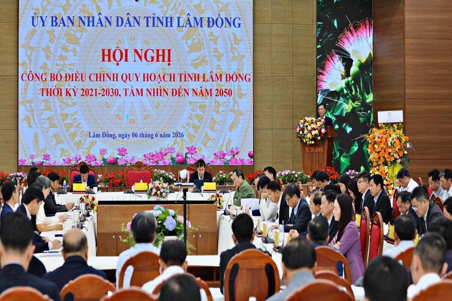 Đại diện c&aacute;c sở, ng&agrave;nh, địa phương, đơn vị tư vấn, nh&agrave; đầu tư tham dự hội nghị