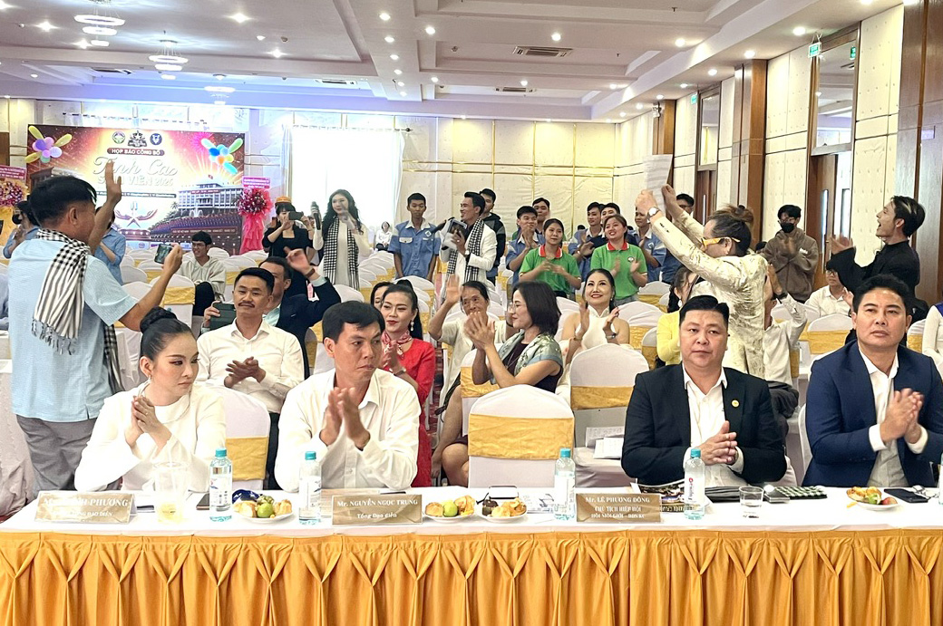 Khởi động Cuộc thi Khởi động Cuộc thi