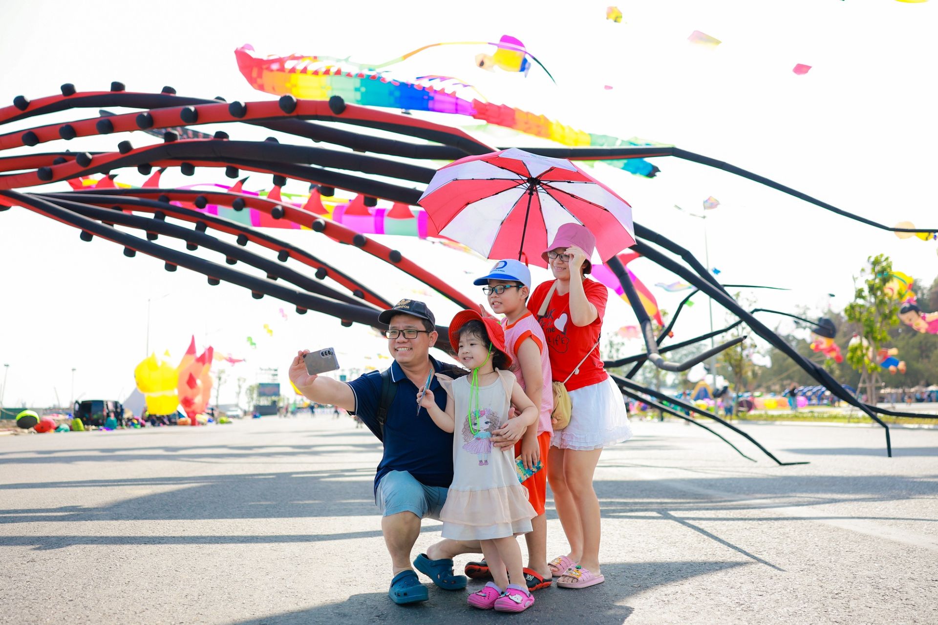 Paradise Summer Fest thu hút hàng vạn du khách mọi lứa tuổi Paradise Summer Fest thu hút hàng vạn du khách mọi lứa tuổi