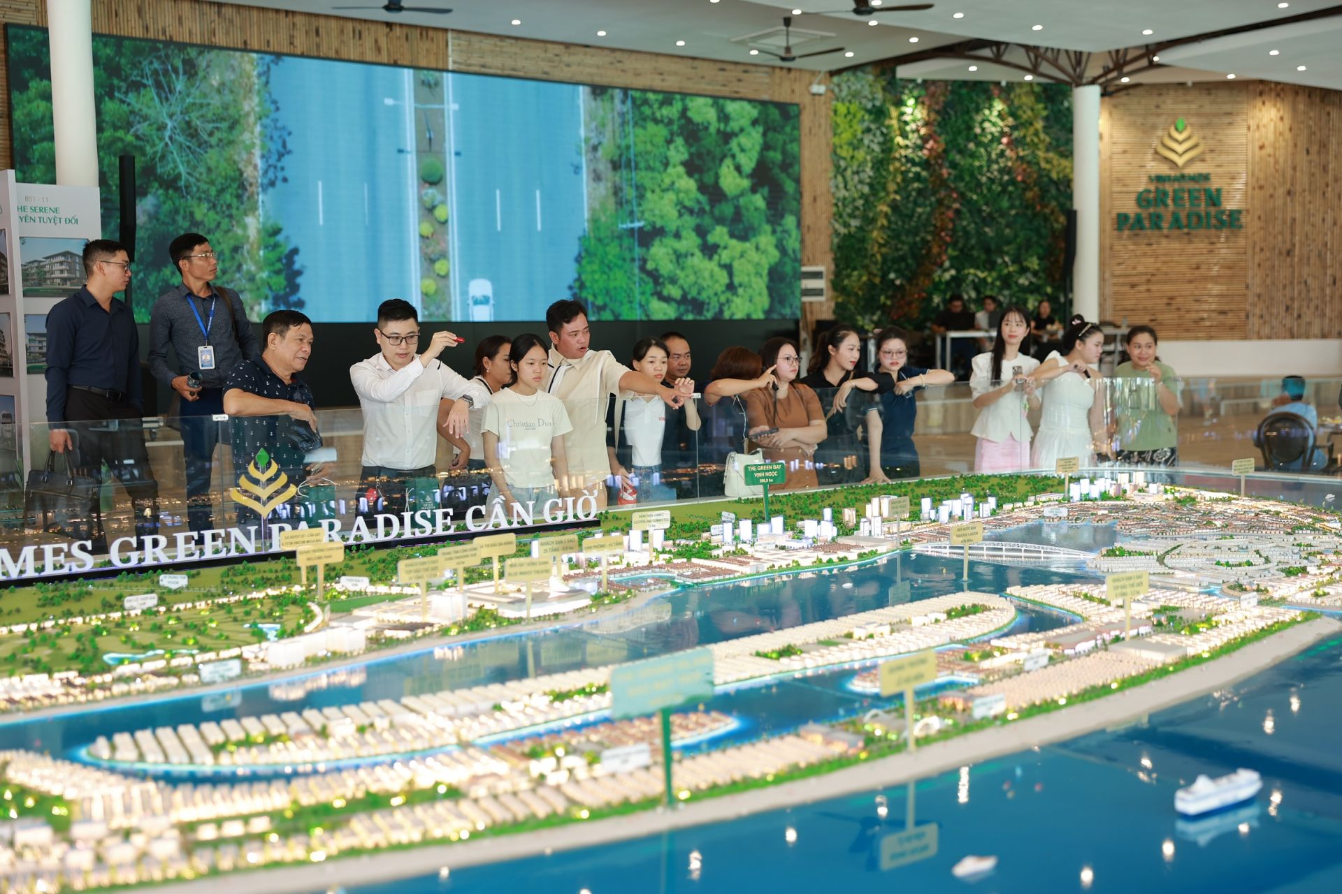 Những lễ hội như Paradise Summer Fest gia tăng sức h&uacute;t của si&ecirc;u đ&ocirc; thị trong mắt nh&agrave; đầu tư