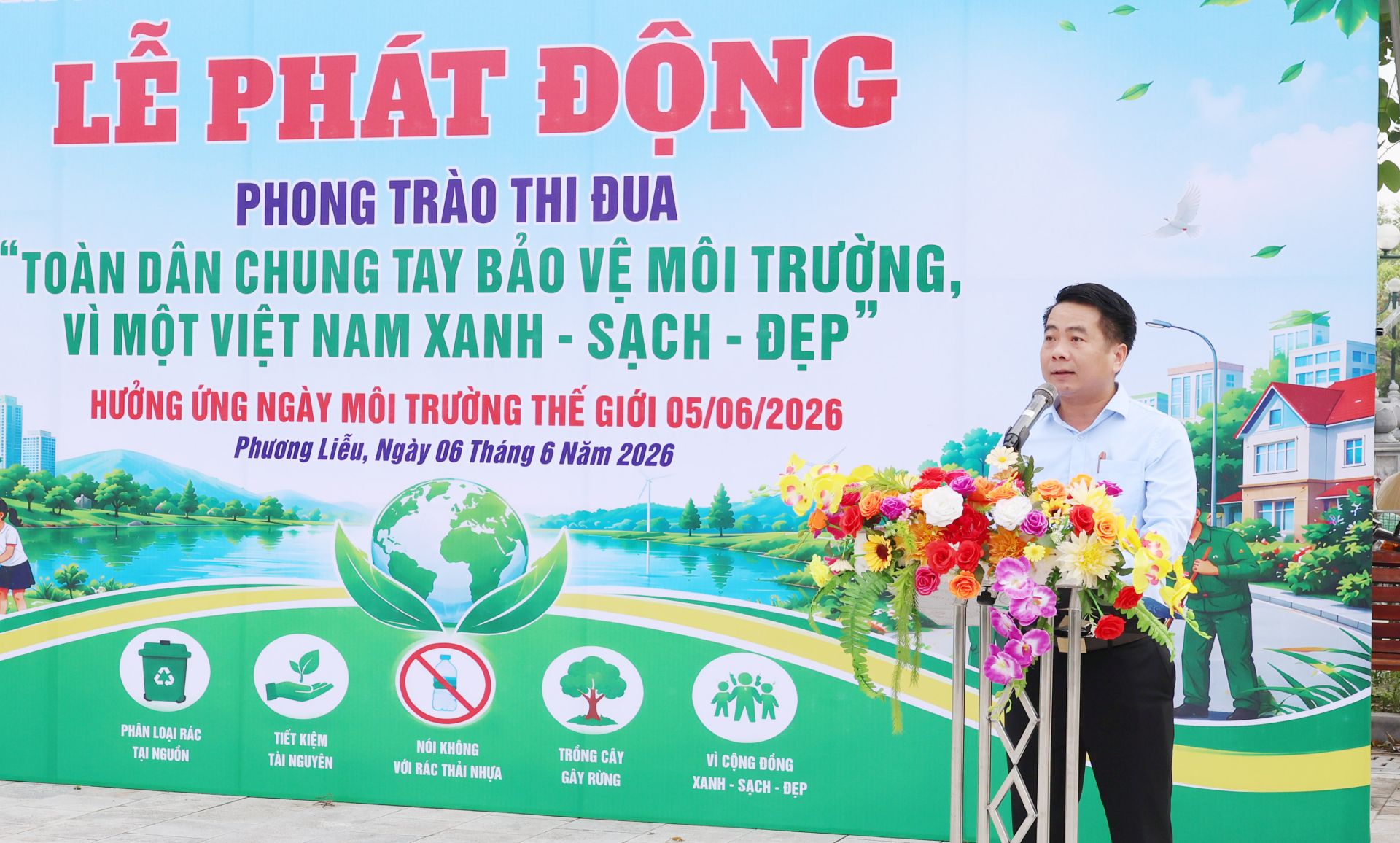 Phó Chủ tịch UBND phường Tô Thành Công phát biểu tại lễ phát động. Phó Chủ tịch UBND phường Tô Thành Công phát biểu tại lễ phát động.